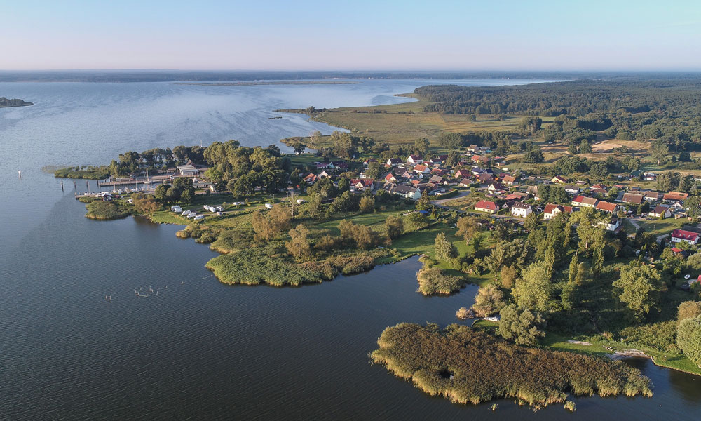 Altwarp-Luftaufnahme Blick auf Altwarp und das Stettiner Haff